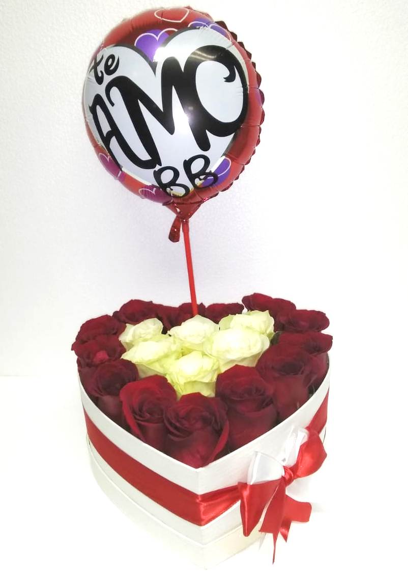 20 Rosas en Caja Corazn y Globito